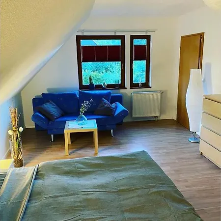 Ferienwohnung-/haus Mit Kostenfreiem Parkplatz アルテンベルク